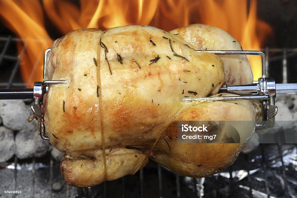Курица гриль на grill - Стоковые фото Жареный на вертеле роялти-фри