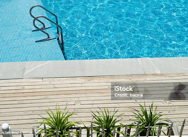 Foto de Piscina e mais fotos de stock de Acessibilidade - Acessibilidade, Ao Lado de Piscina, Atividades de Fins de Semana