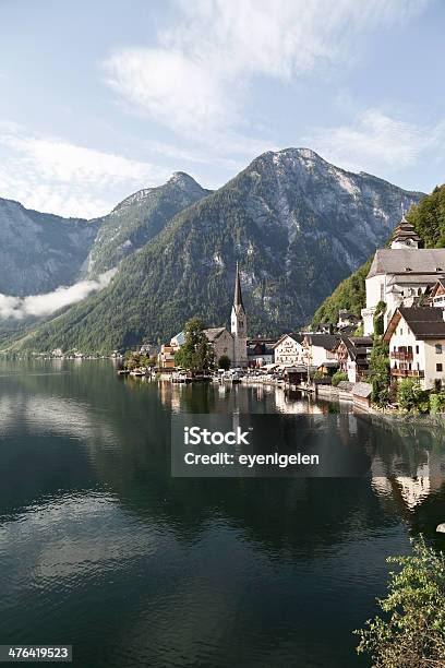 Hallstatt Foto de stock y más banco de imágenes de Agua - Agua, Aire libre, Aldea