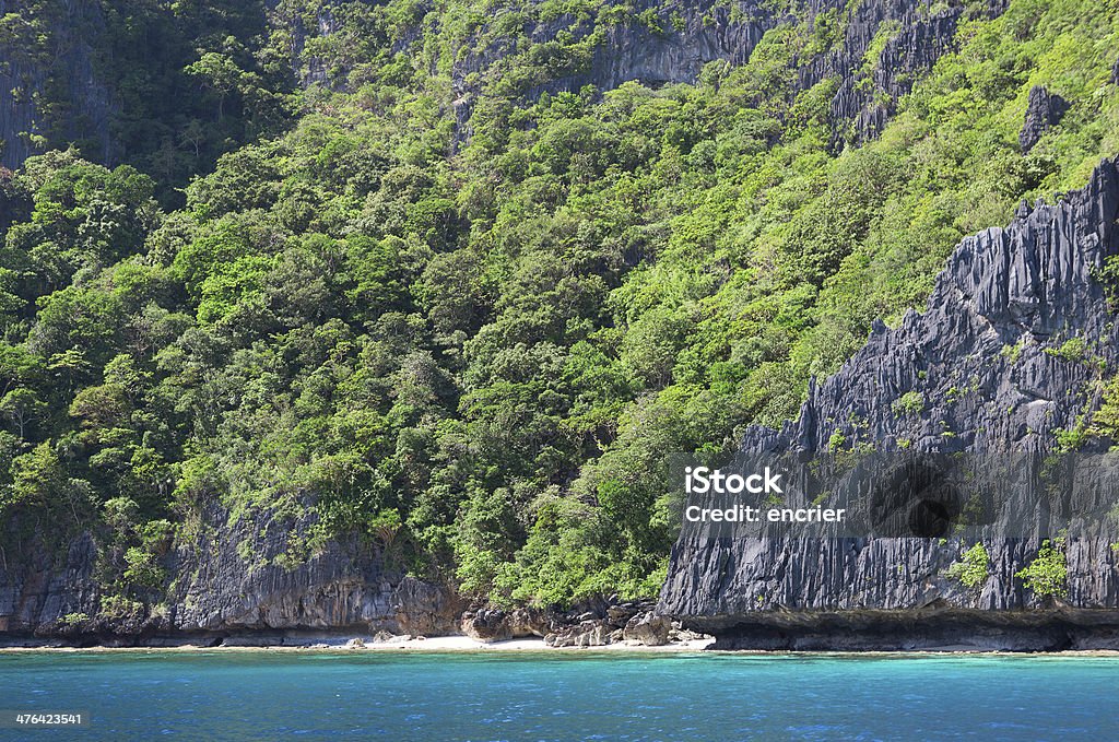 Paisagem com rocky Ilha perto de Palawan - Royalty-free Ao Ar Livre Foto de stock