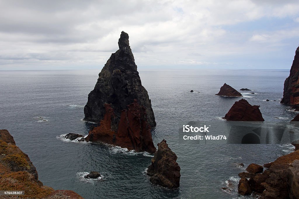 Promontório e falésias da Ilha da Madeira - Foto de stock de Arrebentação royalty-free