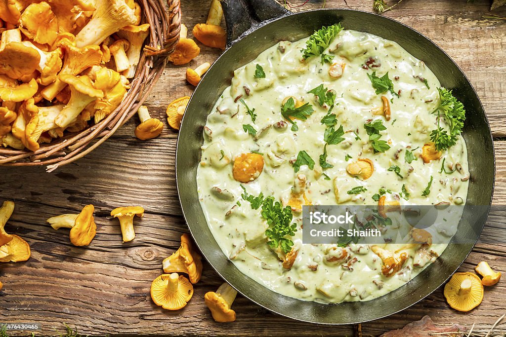 Frischen Pilzen gekocht in einer Pfanne mit Creme - Lizenzfrei Nudeln Stock-Foto