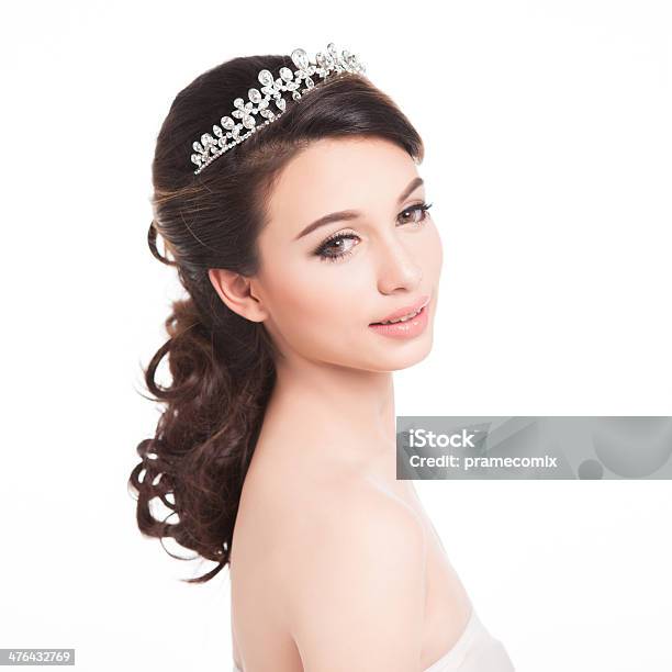 Sposa Trucco E Capelli Stile - Fotografie stock e altre immagini di Adulto - Adulto, Allegro, Beautiful Woman