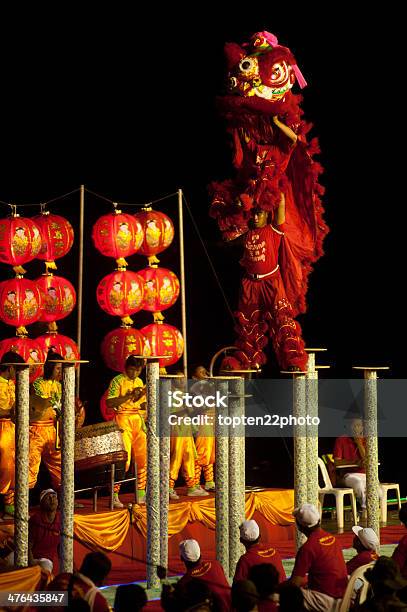 ライオンダンスの中国の新年 - お祝いのストックフォトや画像を多数ご用意 - お祝い, お面, アジアおよびインド民族
