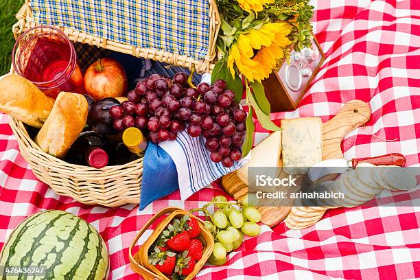 Piknik - zdjęcia stockowe i więcej obrazów Arbuz - Arbuz, Arbuz crimson sweet, Bez ludzi