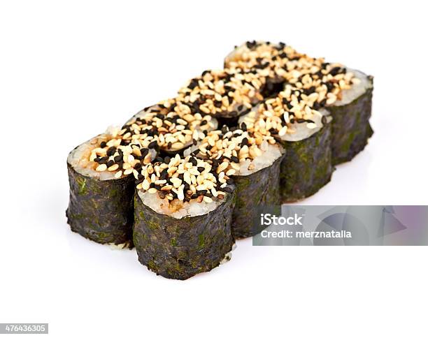 Rollos De Sushi Aislado En Blanco Foto de stock y más banco de imágenes de Alimento - Alimento, Asia, Cena
