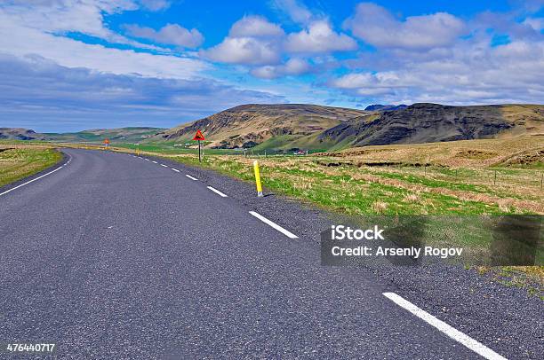 Foto de Estrada E Céu e mais fotos de stock de Azul - Azul, Campo, Cinza - Descrição de Cor