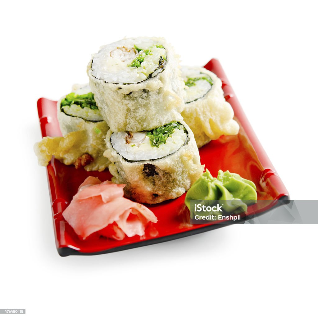 白い背景に伝統的な新鮮な日本の寿司ロール - おかず系のロイヤリティフリーストックフォト