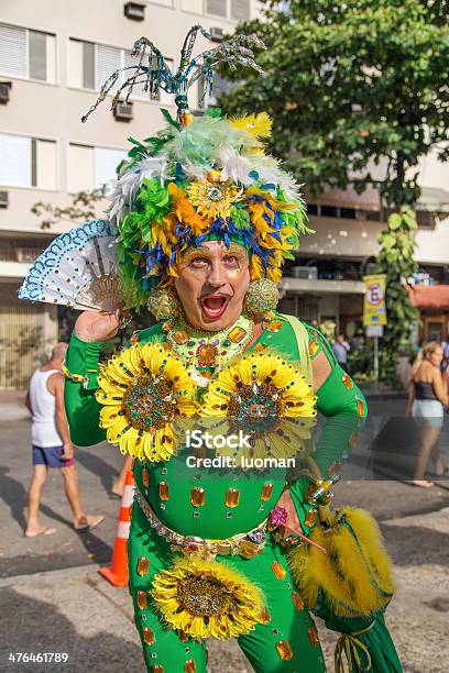 Photo libre de droit de Rue Carnaval À Rio banque d'images et plus d'images libres de droit de Adulte - Adulte, Allégorie, Arbre
