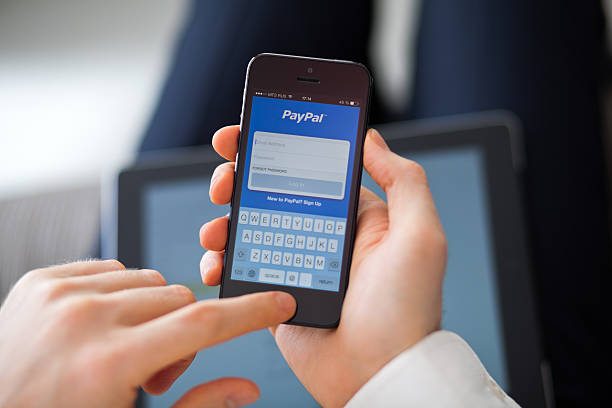 PayPal app na iPhone a 5" – zdjęcie