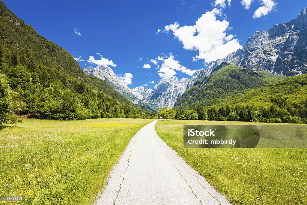 Dia soalheiro no registo em Mangart, Slovenia - Royalty-free Alpes Europeus Foto de stock