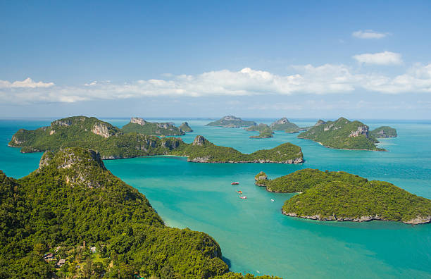 istock Island : AngThong Marine National Park Viewpoint 476477725