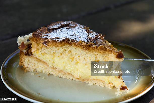 Torta Alla Crema Di Mandorle - Fotografie stock e altre immagini di Autunno - Autunno, Bianco, Cannella