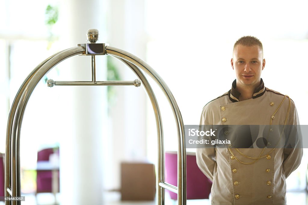 Hotelpage am Arbeit - Lizenzfrei Blick in die Kamera Stock-Foto