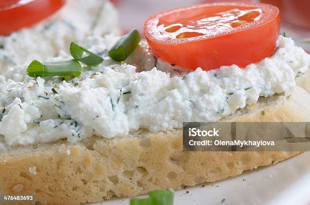 Fiocchi Di Formaggio Bruschette - Fotografie stock e altre immagini di Alimentazione sana - Alimentazione sana, Aneto, Antipasto