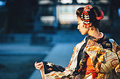 若い女性のポートレート、着物日本で