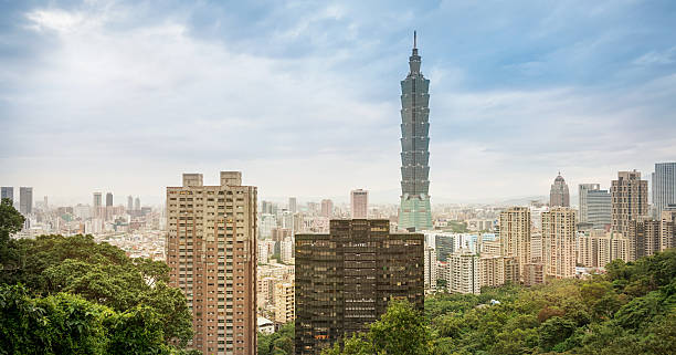 istock Taipei Skyline, Summer Cityscape by Day, Taiwan 476486630