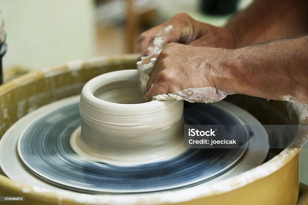 Ceramika jest podrzucana w koło - Zbiór zdjęć royalty-free (Ceramika)