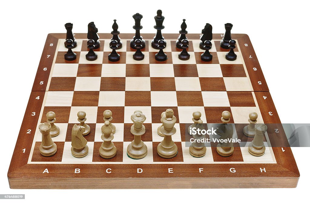 チェスアイテムに置かれたチェスボード - ゲームのロイヤリティフリーストックフォト