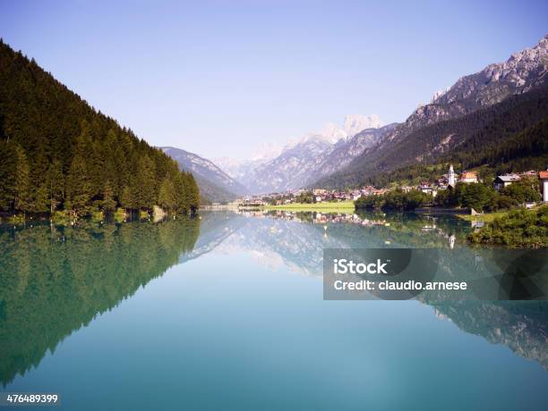 Lago Imagem A Cores - Fotografias de stock e mais imagens de Ao Ar Livre - Ao Ar Livre, Auronzo di Cadore, Cadore