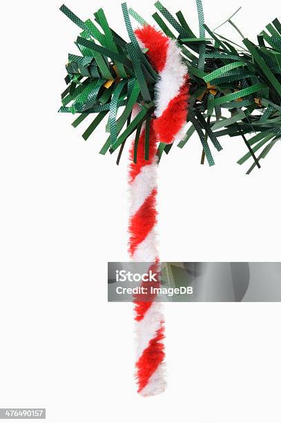 Foto de Vime Penduradas Em Uma Árvore De Natal e mais fotos de stock de Branco - Branco, Colorido, Comemoração - Conceito