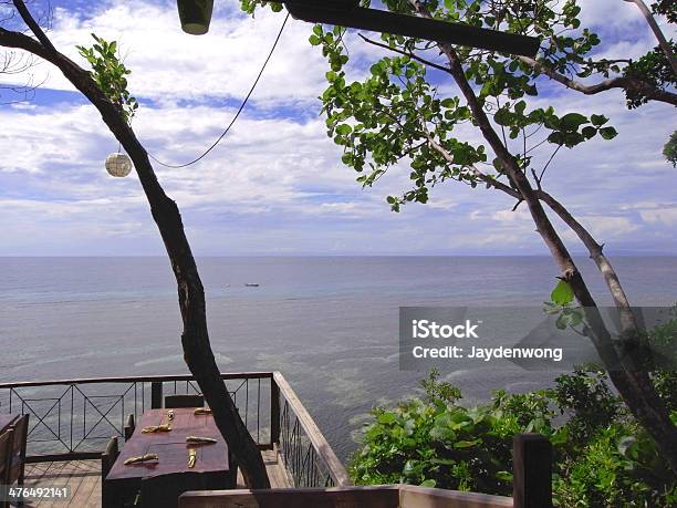 W Cieniu Drzew W Gospodarstwo Konsultanta - zdjęcia stockowe i więcej obrazów Bohol - Bohol, Balkon, Barwne tło