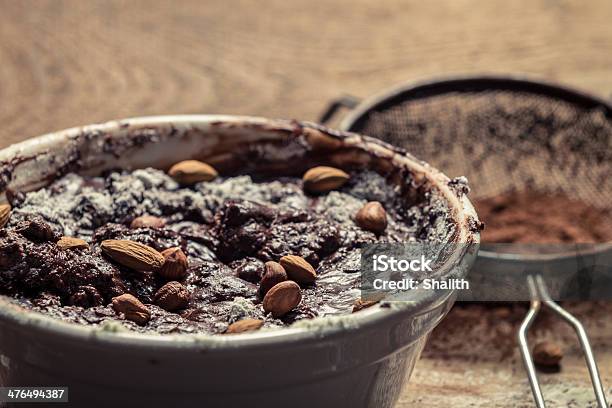 Caseras Primer Plano De Chocolate Con Tuercas Foto de stock y más banco de imágenes de Al horno - Al horno, Alimento, Alimentos cocinados