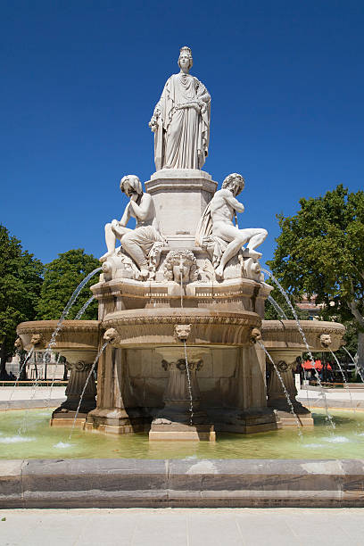 fontaine pradier - charles de gaulle photos et images de collection