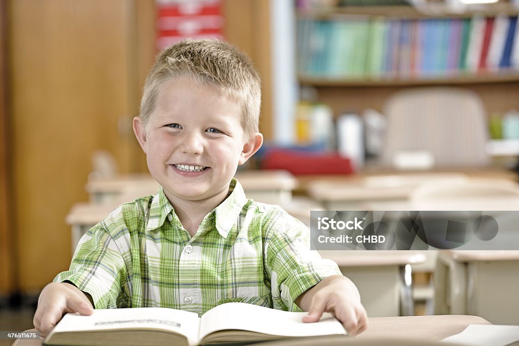 Feliz reader - Foto de stock de Escola fundamental - Educação royalty-free