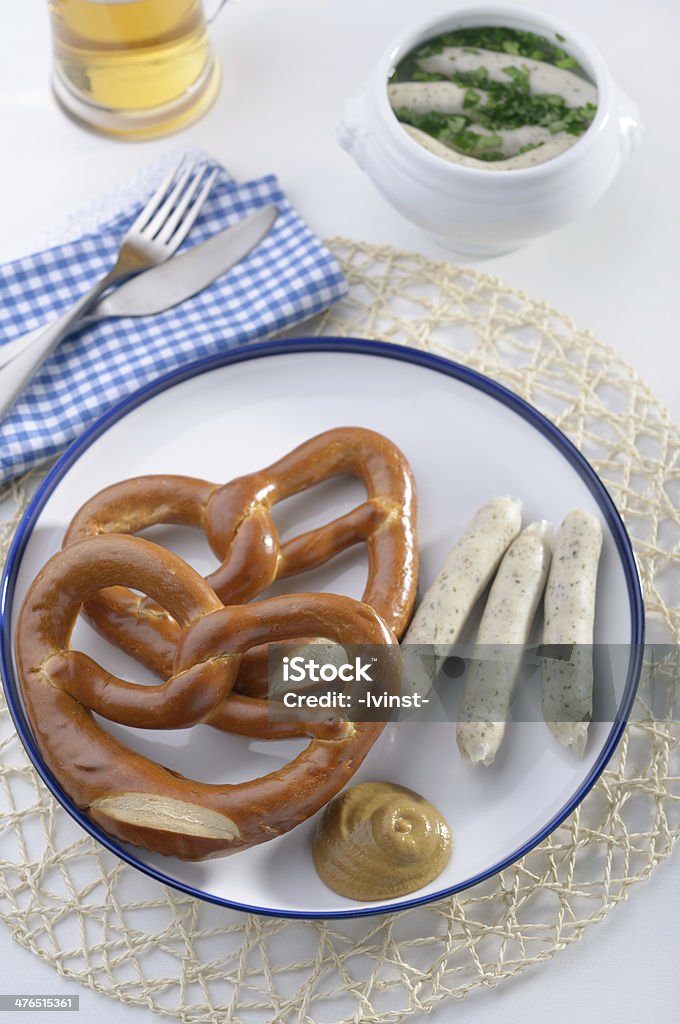 Des saucisses bavaroises et nos pretzels - Photo de Alcool libre de droits