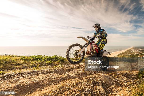 Enduro Bike Rider Stockfoto und mehr Bilder von Motocross - Motocross, Motorrad, Sport