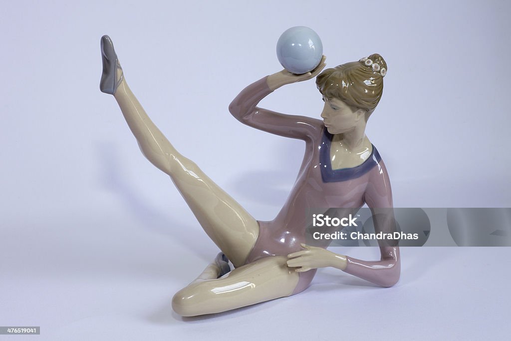 Porcelain-Gymnast z piłką - Zbiór zdjęć royalty-free (Figurka)