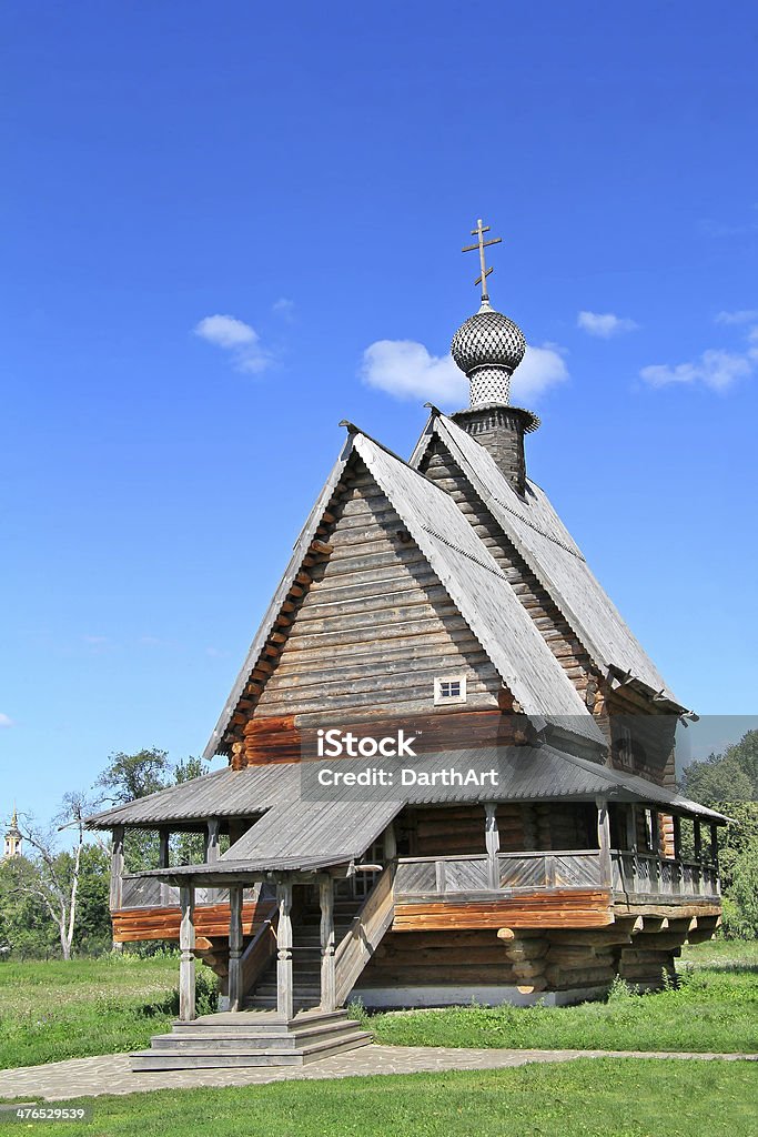 Igreja Ortodoxa de madeira - Foto de stock de Aldeia royalty-free