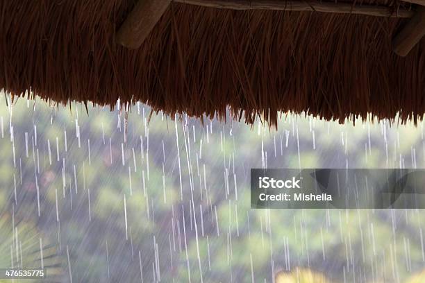Дождь — стоковые фотографии и другие картинки Влажный - Влажный, Горизонтальный, Гроза