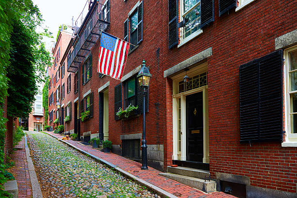 rua acorn beacon hill de boston de paralelepípedos - house colonial style residential structure new england - fotografias e filmes do acervo