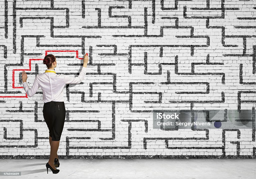 Empresária labirinto de solução de problema - Foto de stock de Adversidade royalty-free