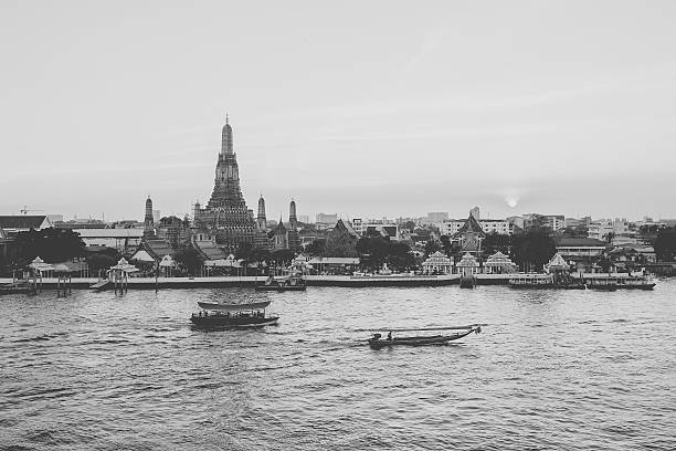 istock Wat Arun night view Temple in bangkok, Thailand 476552364