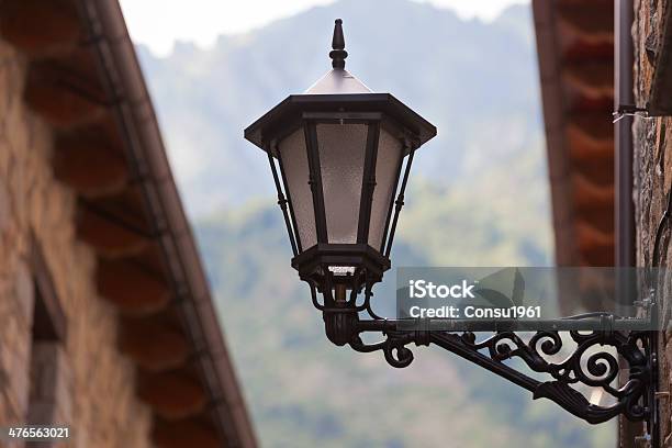 Lamppost Foto de stock y más banco de imágenes de Aldea - Aldea, Comunidad Autónoma de Aragón, Detalle de primer plano