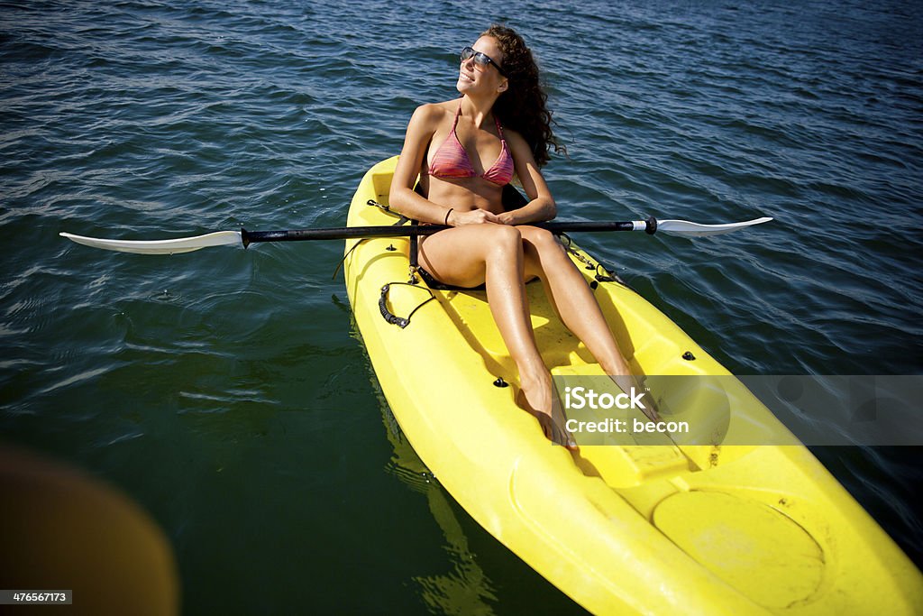 Chica en Kayak - Foto de stock de Actividades recreativas libre de derechos