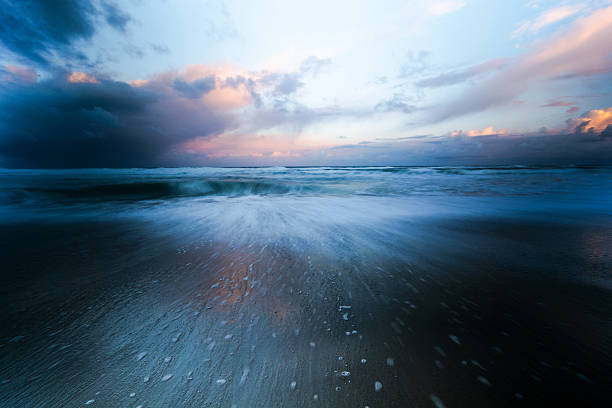 istock Vibrant Oregon Coastline At Sunset 476568990