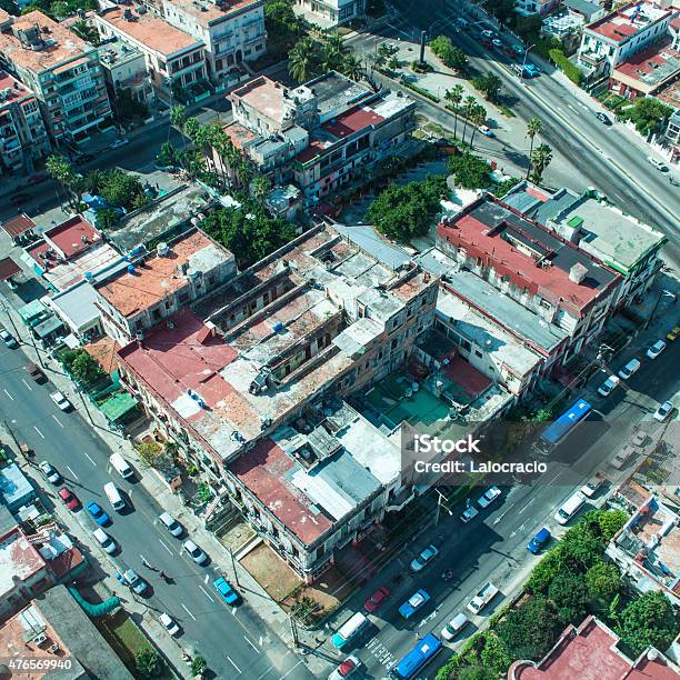 El Vedado Streets Foto de stock y más banco de imágenes de 2015 - 2015, Aire libre, Calle