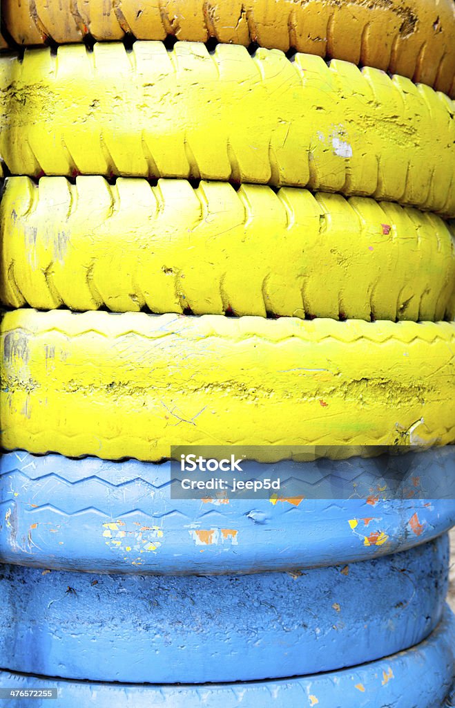 Gli pneumatici colori - Foto stock royalty-free di Pneumatico