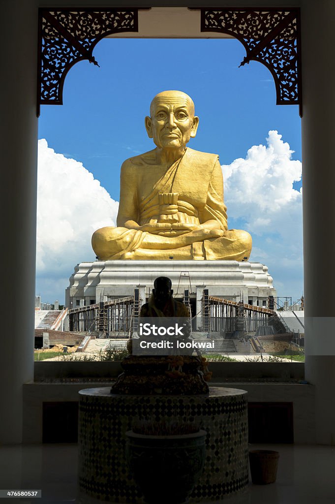 Estatua de Luang Pu Thuat - Foto de stock de Aire libre libre de derechos