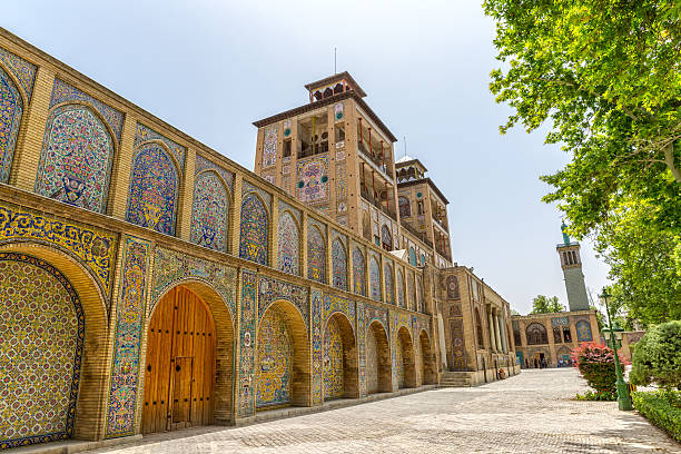 golestan palace extérieur de l'édifice du soleil - téhéran photos et images de collection