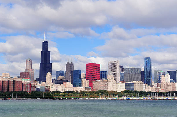 istock Chicago skyline over Lake Michigan 476589523