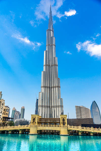 il burj khalifa, dubai, emirati arabi uniti. - burj khalifa foto e immagini stock