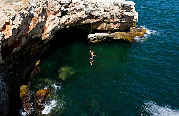istock Big free jump into the water 476615312