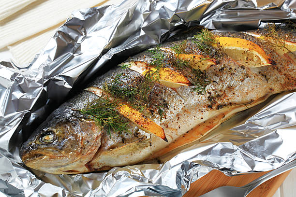 전체 송어 en papillote - trout prepared fish whole grilled 뉴스 사진 이미지