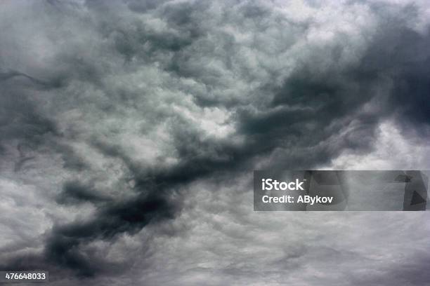 Nubarrones Como Si Armageddon Foto de stock y más banco de imágenes de Cielo - Cielo, Cielo dramático, Color negro