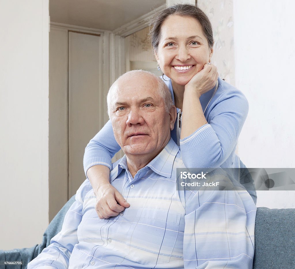 Alegre mulher madura com o marido - Foto de stock de 40-49 anos royalty-free